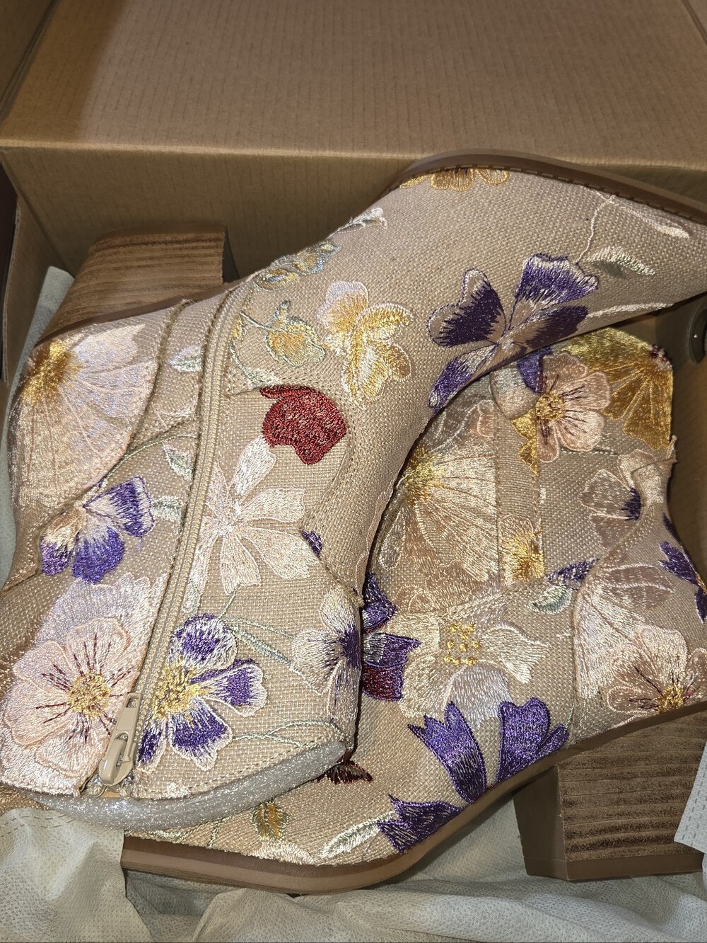 Oasis Society Floral Embroidered Western Ankle Boots – Like New